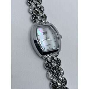 Gruen II Women's Silver Tone Watch Black Gray Analog *new battery*
